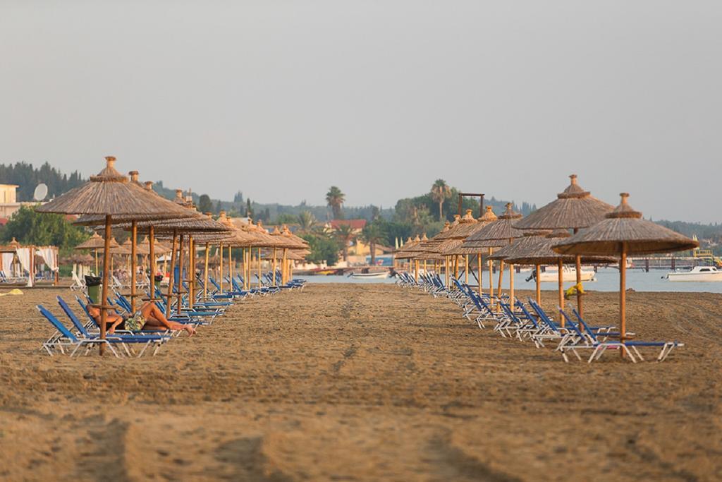 Island Beach Kávos Екстериор снимка