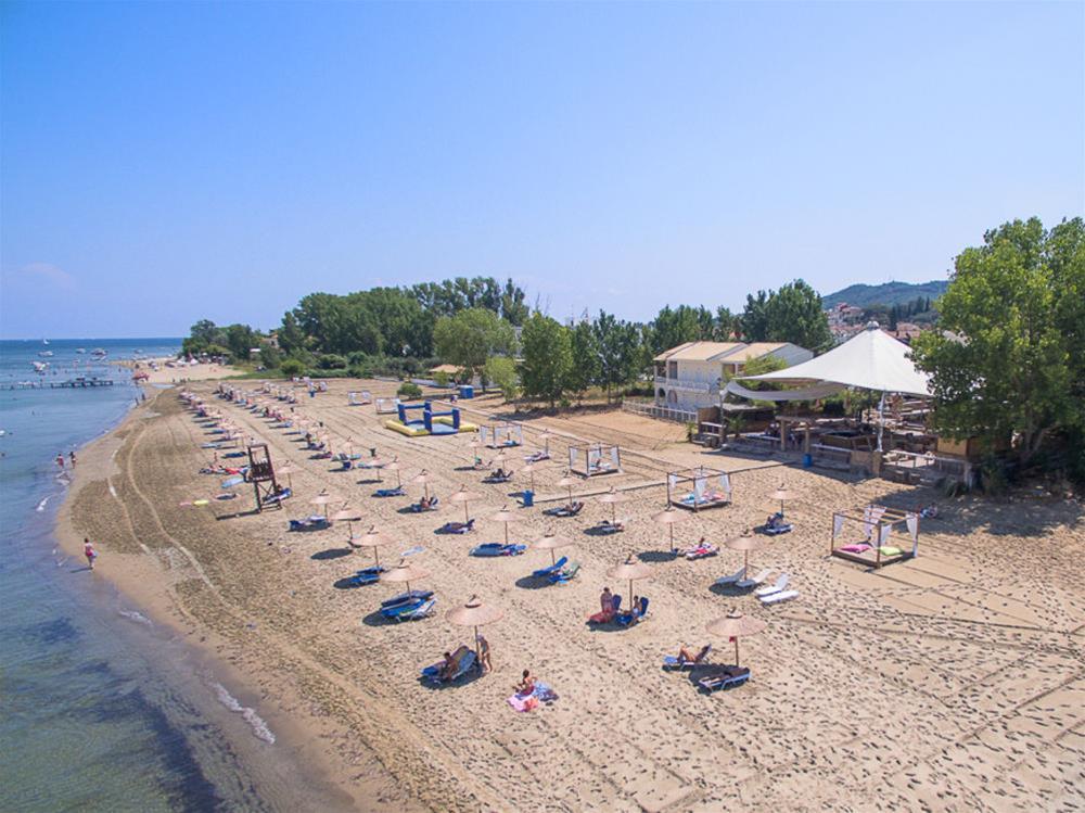 Island Beach Kávos Екстериор снимка